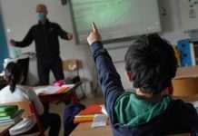 В Україні понад 90% працівників шкіл вакцинувалися від коронавірусу