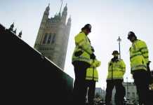 У Британії озброєний чоловік проник на територію замку королеви. Там перебувала Єлизавета II