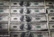 Долар подорожчав після тижневого падіння: курс на 15 грудня