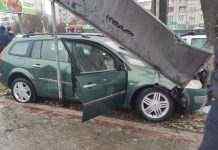 У Луцьку неповнолітній на автомобілі в’їхав у натовп, є потерпілі