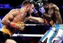 Ломаченко переконливо переміг Коммі, відправляючи по ходу бою суперника на настил рингу