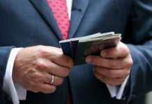 Подвійне громадянство: які обмеження чекають на власників кількох паспортів в Україні