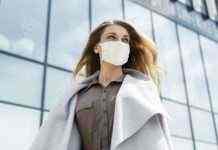 Британія встановлює рекорди за випадками COVID. Прем’єр-ліга скасовує матчі