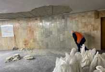 На станції метро в Харкові обвалилася стеля