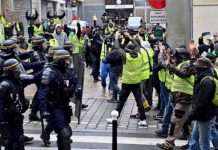 У Парижі поліція застосувала газ на акції проти COVID-перепусток і обов’язкової вакцинації