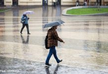 Дощі по всій країні і потепління до +8: прогноз погоди на завтра
