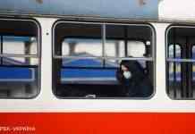 У Києві затримуються трамваї через повалене дерево: список маршрутів