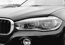 На Прикарпатті стався вибух в автомобілі: чоловік залишився без руки