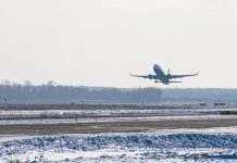 Скасовано близько 5000 авіарейсів через негоду на східному узбережжі США