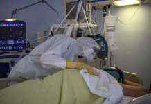 В Індії зафіксували рекордну за вісім місяців захворюваність COVID-19