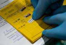 На Закарпатті викрили “друкарню” COVID-сертифікатів. Щомісяця робили тисячі підробок