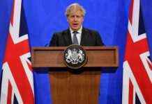 Джонсон застеріг РФ від вторгнення в Україну: картина стає ще більш тривожною