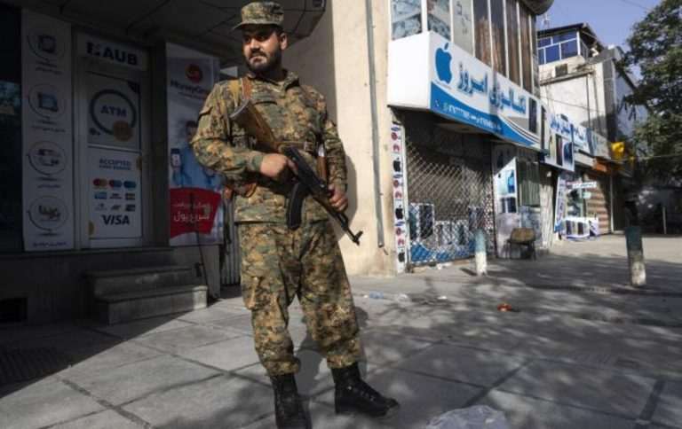 В Афганістані вибухнув мікроавтобус, є загиблі і поранені