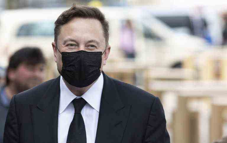 Маск планує використовувати роботів-гуманоїдів на власних заводах