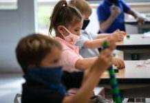 В Ізраїлі скасовують карантин у школах. Всі діти будуть здавати тести на COVID