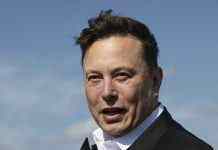 ЗМІ пишуть про смартфон Tesla Ілона Маска. Ймовірно, це фейк