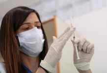 В Австралії схвалили бустери з 16 років