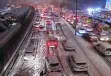 Випало до 85 см снігу. У Стамбулі негода паралізувала роботу аеропорту