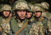 Кого не призиватимуть до армії у 2022 році: оприлюднено список