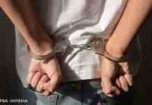 Вимагали неіснуючий борг: у Полтавській області затримали двох депутатів