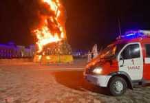 У Казахстані згоріла головна міська ялинка: спалахнула через 6 хвилин після Нового року