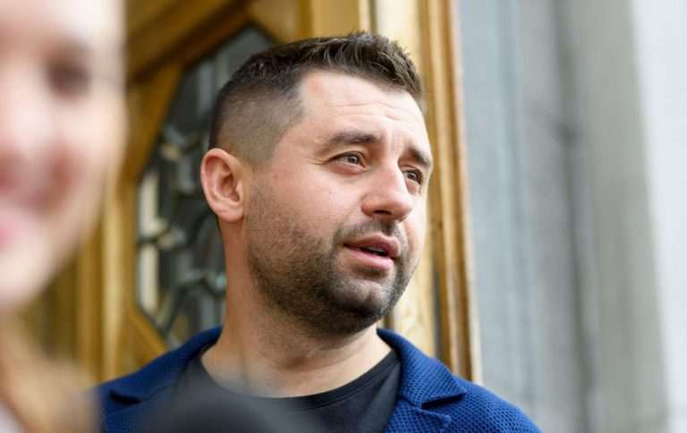 Раду хочуть зібрати на позачергове засідання через кримінальні справи проти нардепів