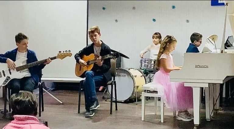 Гурт «Music line» з Кам’янського переміг у всеукраїнському фестивалі мистецтв