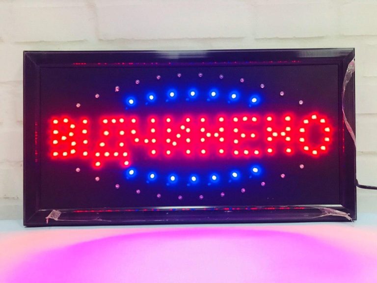 В Кам’янському попередили про знищення вивісок тих, хто ігнорує світломаскування