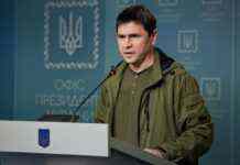 Подоляк про санкції: в Росії буде внутрішній конфлікт, вона піде на дно