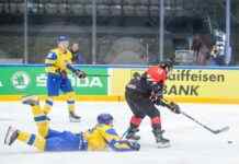 Збірна України з непристойним рахунком програла Японії на хокейному ЧС-2022