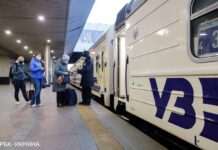 Укрзалізниця призначила на 18 квітня 7 евакуаційних рейсів
