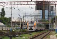 Укрзалізниці передали 15 станцій супутникового інтернету StarLink