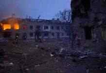 Окупанти накрили Комишуваху щільним вогнем: зруйнована школа, сільрада та багатоповерхівка