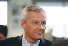 Глава Мінфіну Франції гарантував ембарго ЄС на російську нафту протягом декількох тижнів