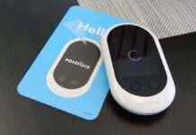 Знають 70 мов: українським біженцям подарували тисячу розумних перекладачів