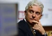 Російський олігарх Тиньков закликав Захід дати можливість Путіну вийти з війни в Україні