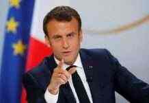 Макрон перемагає в першому турі виборів президента Франції з розривом у три відсотки