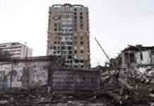 Окупанти обстріляли житловий масив Харкова: є жертва та 6 поранених