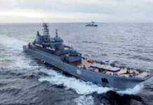 У Чорноморській операційній зоні залишаються близько 20 російських кораблів із субмаринами