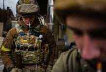 У звільненій Руській Лозовій встановили прапор України