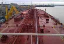 Активісти “Грінпіс” заблокували танкер з російською нафтою в Норвегії