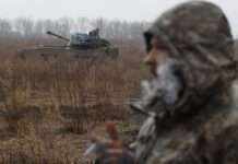 У зоні ООС українські військові відбили 10 атак ворога, знищено 6 танків окупантів