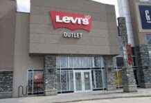 Мережа магазинів джинсового одягу Levi’s йде з Росії,- “Комерсант”