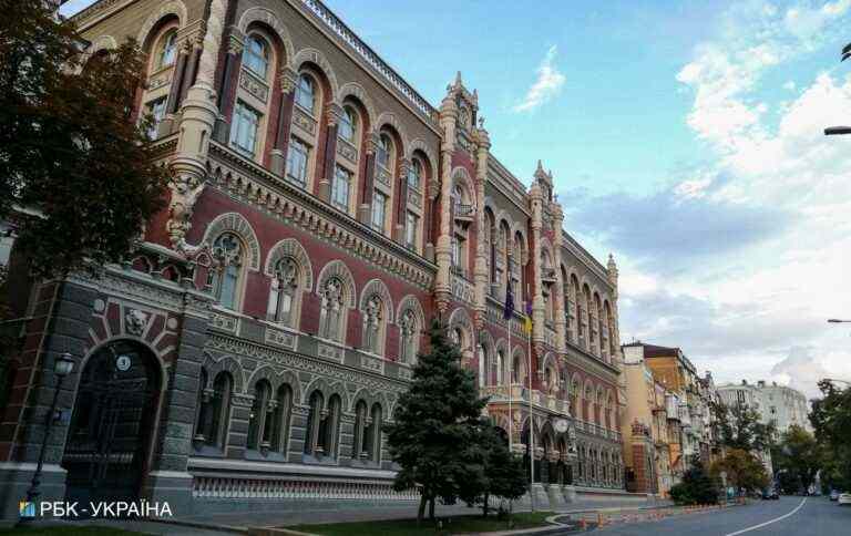 НБУ за останній тиждень продав з резервів рекордний обсяг валюти