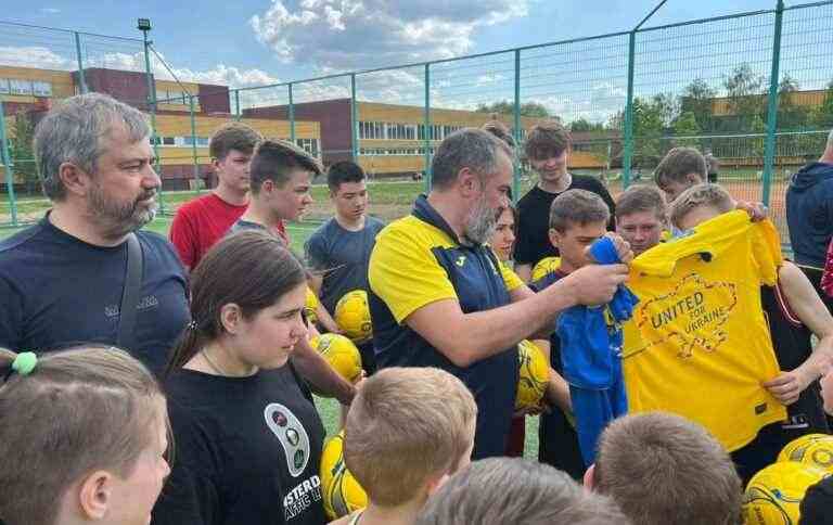 Збірна України отримала спеціальний комплект форми з назвами міст-героїв