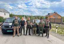 Чергове авто передали кам’янчани військовим