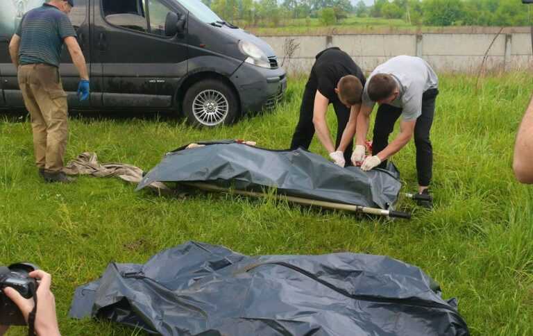 Біля Бучі виявили нові тіла мирних жителів, яких вбили окупанти