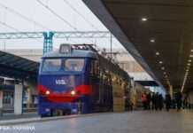 Ракетні удари по Дніпру зупинили рух потягів. Постраждалих немає