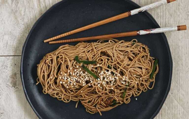 Через війну в Україні вперше за 10 років подорожчає японський фастфуд