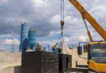 Нова партія залізобетонних дотів виготовлених у Кам’янському вирушила на лінію оборони